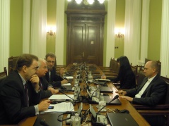 30. septembar 2013. Zamenik predsednika poslaničke grupe Savez vojvođanskih Mađara sastao se sa predsednikom Poslaničke grupe Evropske narodne partije u Evropskom parlamentu